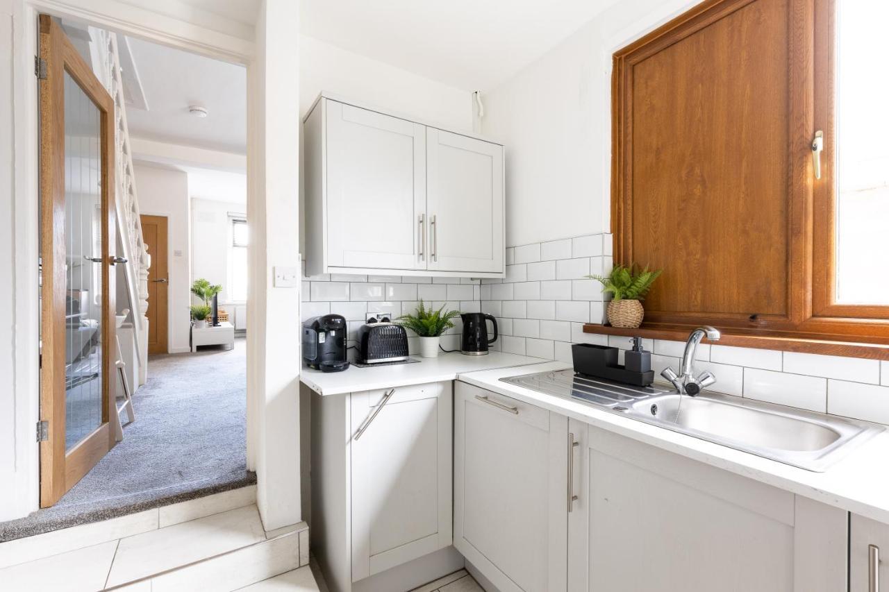Levi Suite By Koya Homes - 3-Bedroom Home, Downtown Cardiff, Free Parking Экстерьер фото