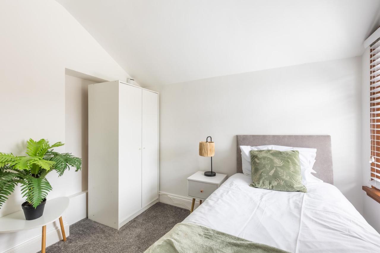 Levi Suite By Koya Homes - 3-Bedroom Home, Downtown Cardiff, Free Parking Экстерьер фото