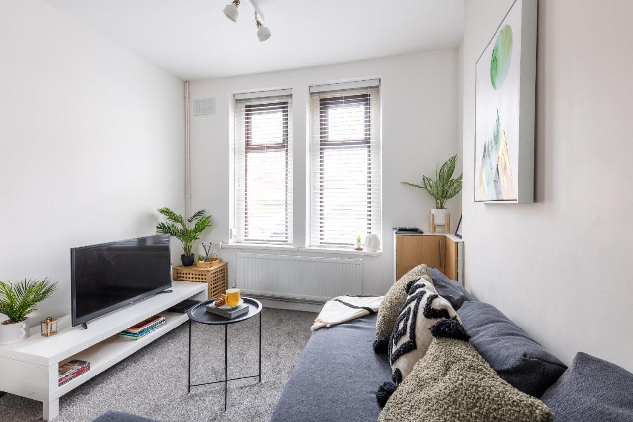 Levi Suite By Koya Homes - 3-Bedroom Home, Downtown Cardiff, Free Parking Экстерьер фото