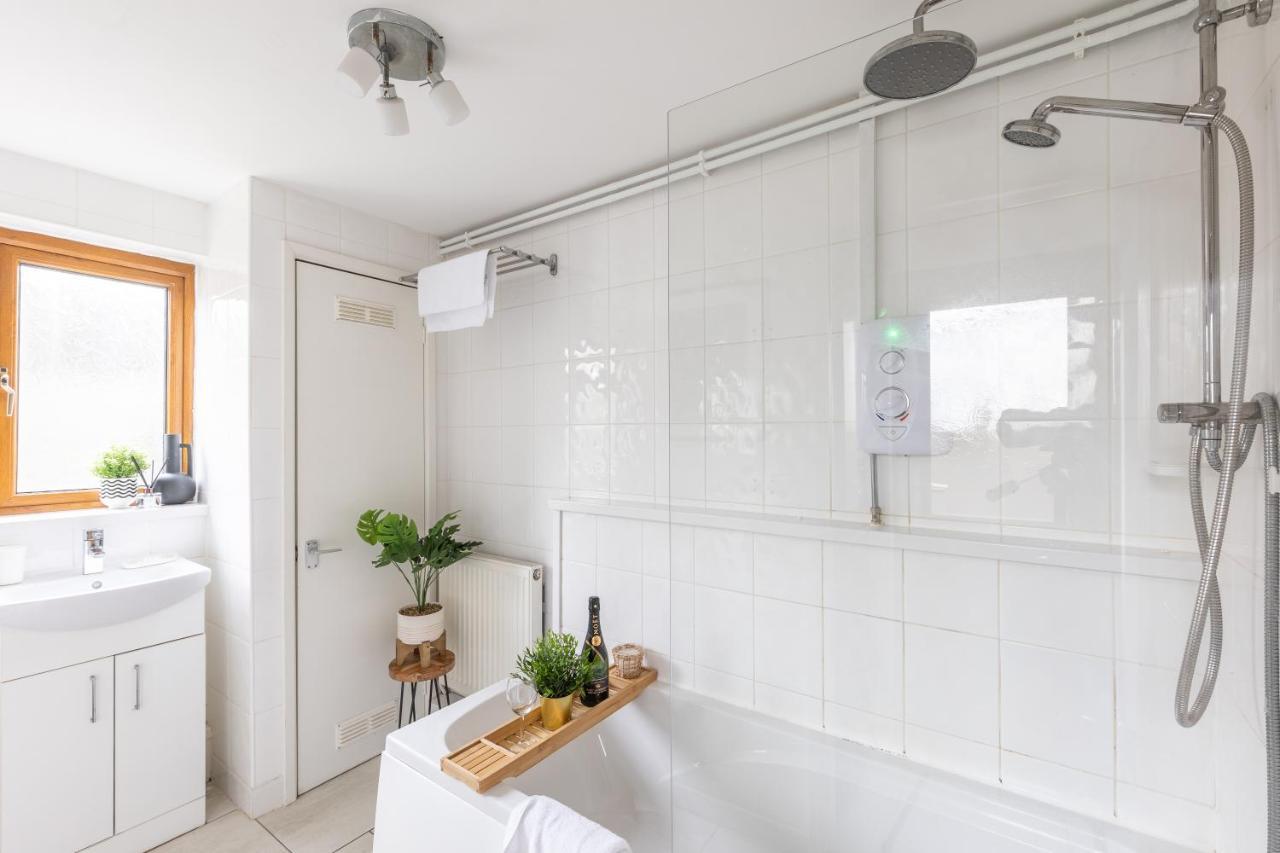 Levi Suite By Koya Homes - 3-Bedroom Home, Downtown Cardiff, Free Parking Экстерьер фото